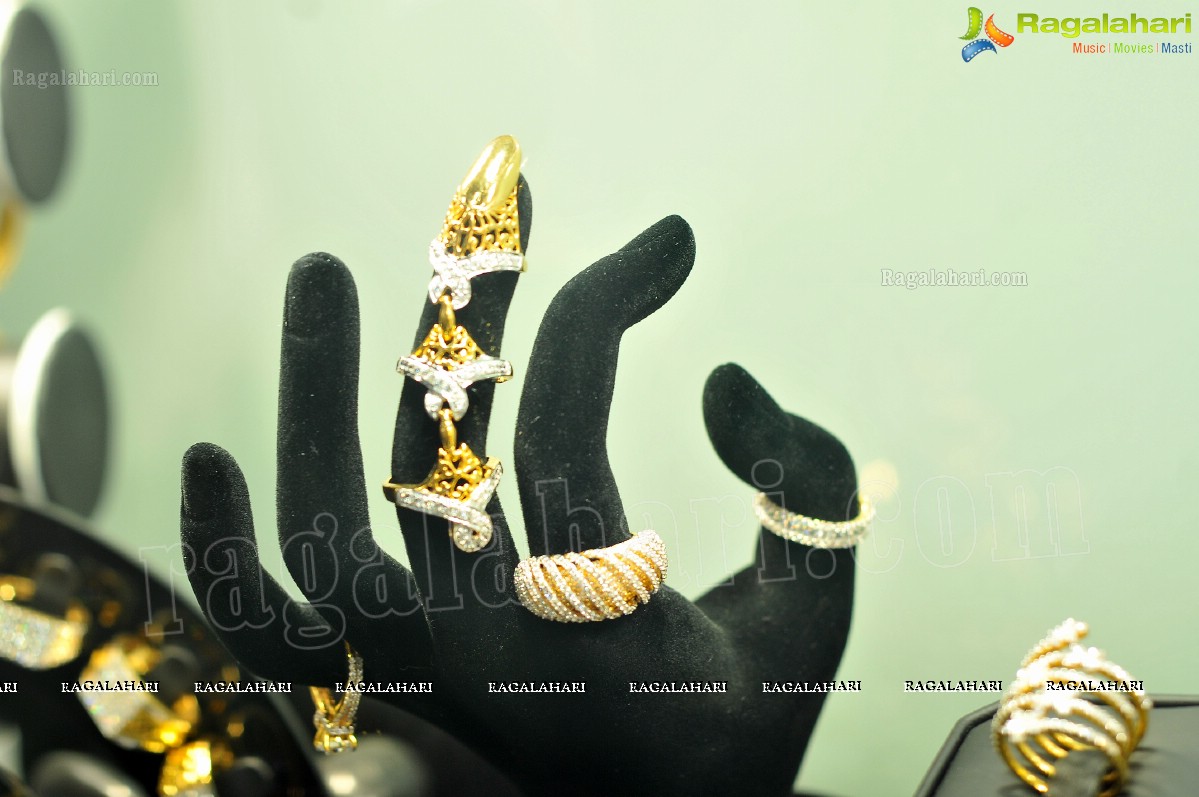 D. Purandeswari inaugurates 6th Edition of Hyderabad Jewellery, Pearl and Gem Fair (HJF)