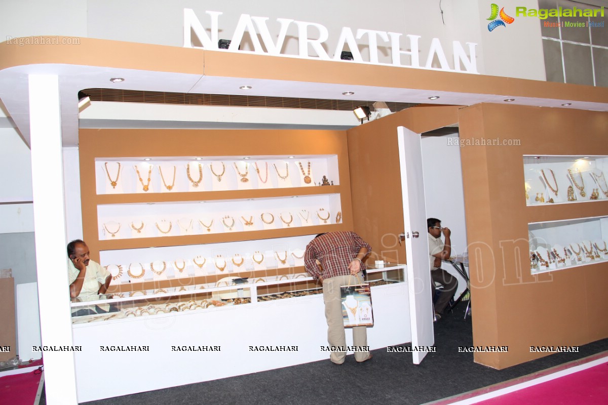 D. Purandeswari inaugurates 6th Edition of Hyderabad Jewellery, Pearl and Gem Fair (HJF)