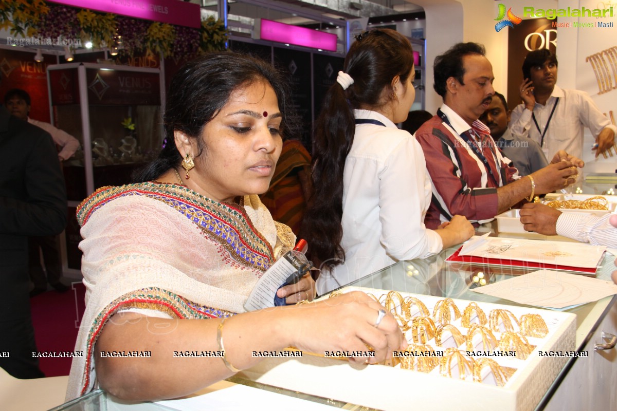 D. Purandeswari inaugurates 6th Edition of Hyderabad Jewellery, Pearl and Gem Fair (HJF)