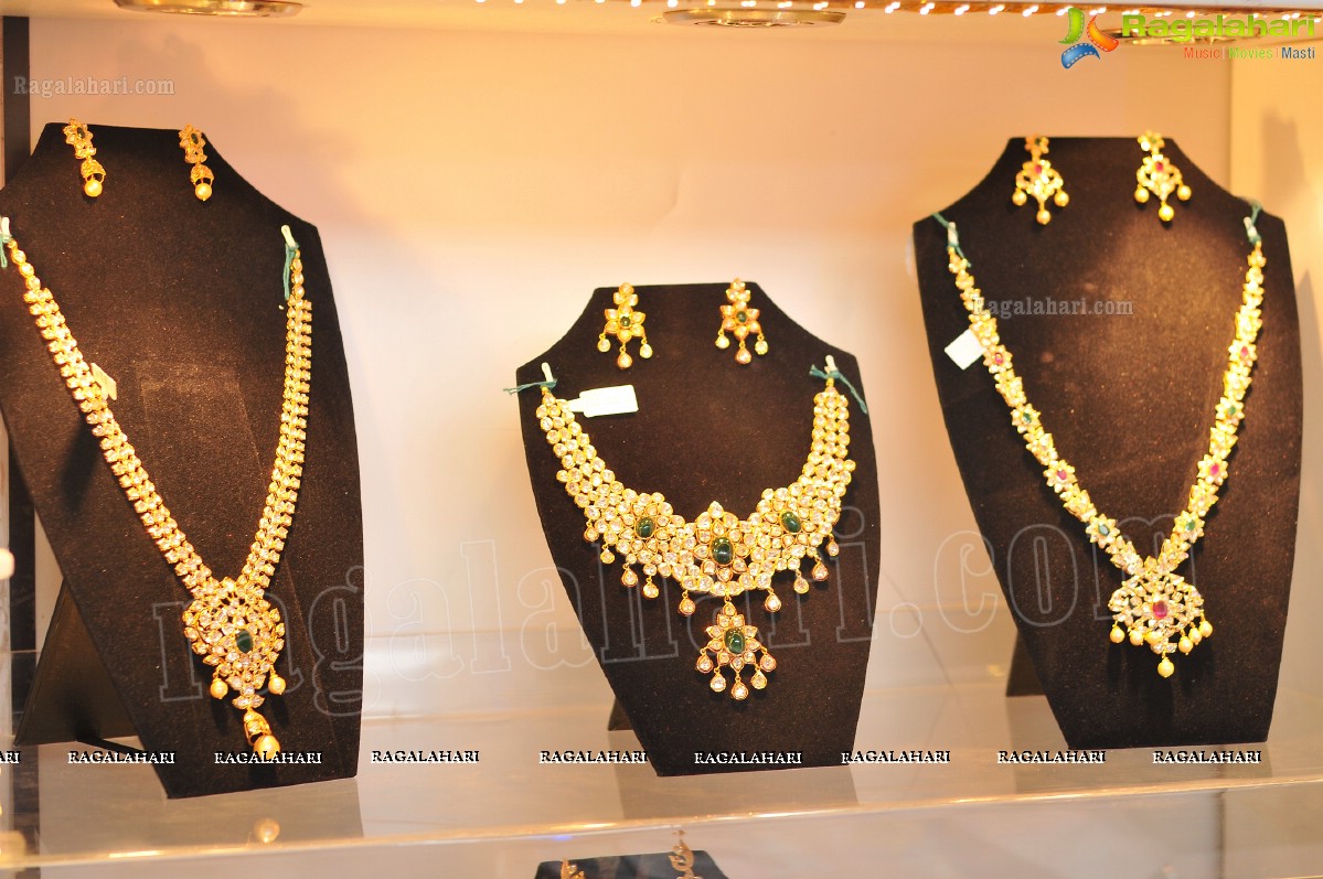 D. Purandeswari inaugurates 6th Edition of Hyderabad Jewellery, Pearl and Gem Fair (HJF)