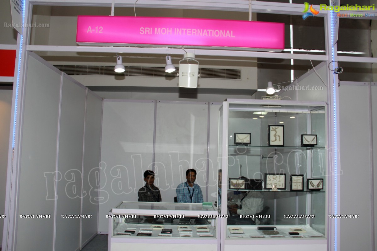 D. Purandeswari inaugurates 6th Edition of Hyderabad Jewellery, Pearl and Gem Fair (HJF)