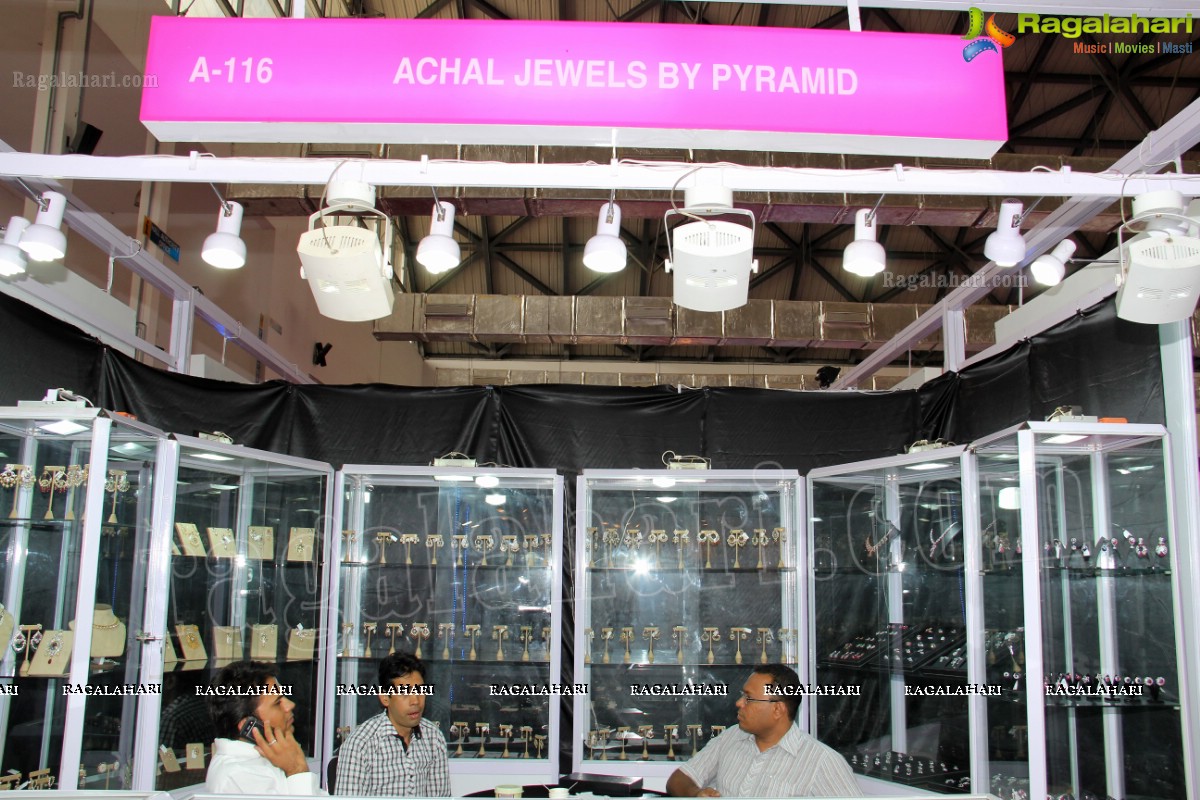 D. Purandeswari inaugurates 6th Edition of Hyderabad Jewellery, Pearl and Gem Fair (HJF)