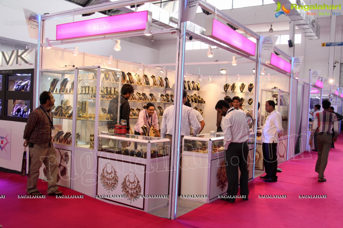 D. Purandeswari inaugurates 6th Edition of Hyderabad Jewellery, Pearl and Gem Fair (HJF)