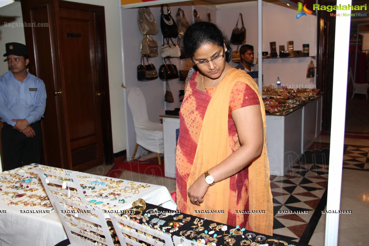 Shreedevi Chowdary inaugurates Akritti Elite Exhibition at Taj Krishna