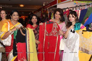 Shreedevi Chowdary inaugurates Akritti Elite Exhibition