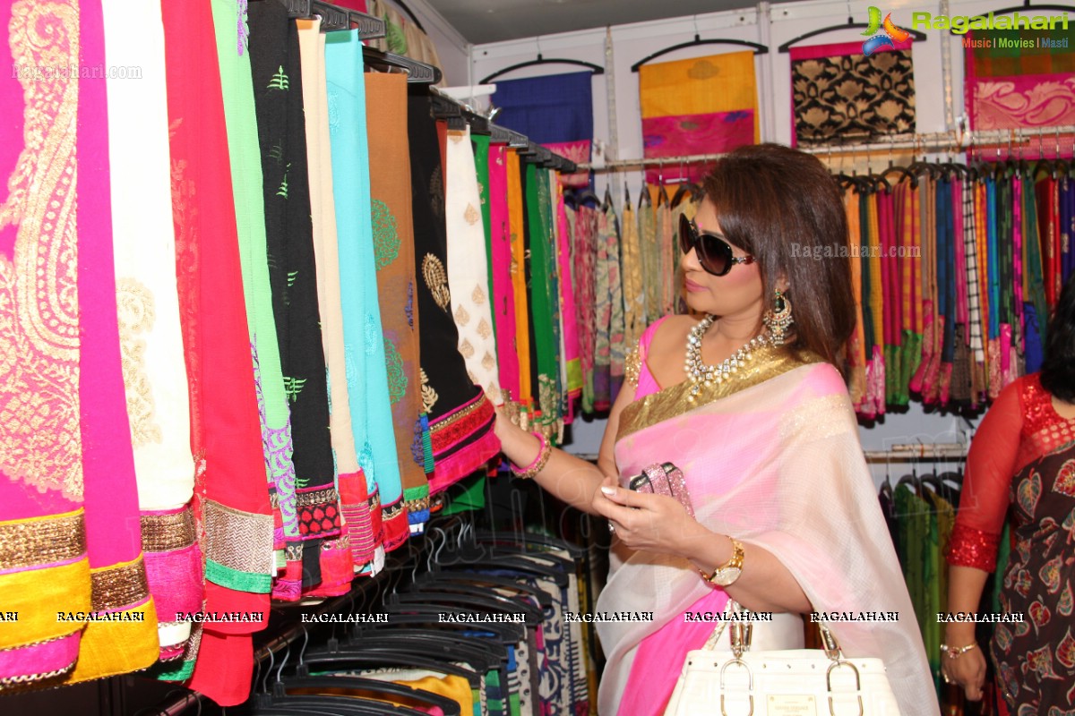 Shreedevi Chowdary inaugurates Akritti Elite Exhibition at Taj Krishna