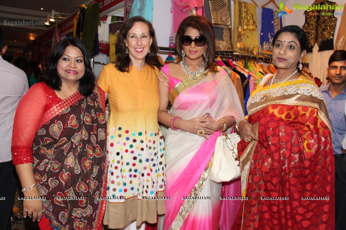 Shreedevi Chowdary inaugurates Akritti Elite Exhibition at Taj Krishna