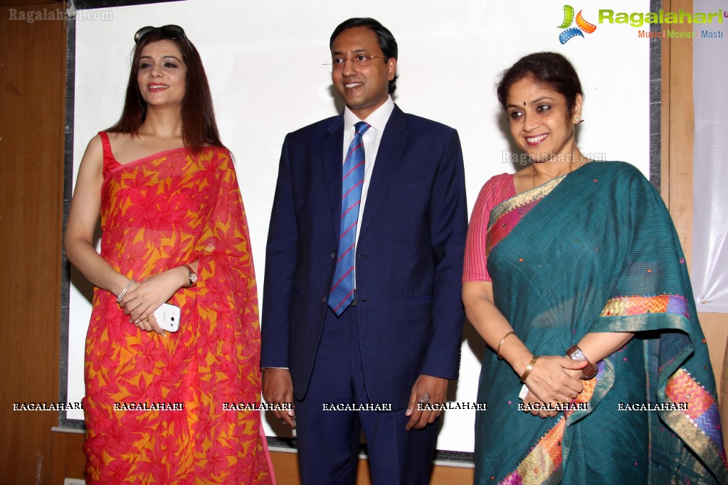 Amita Piyush Motwani,  Mrs India International 2013 addresses Breast Cancer Support Group