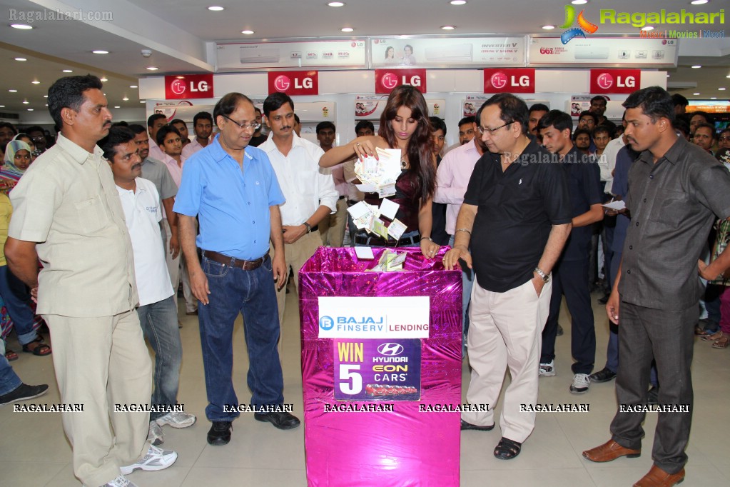 Bajaj Electronics Summerfest 2013, Hyderabad