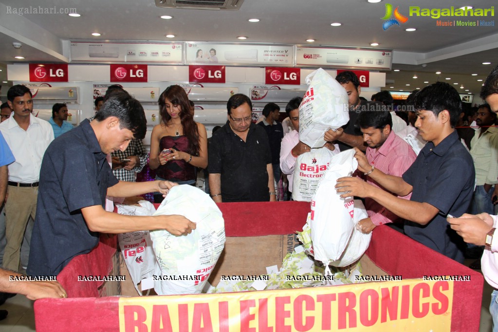 Bajaj Electronics Summerfest 2013, Hyderabad