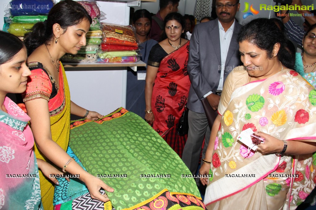 D. Purandeswari inaugurates COWE Trade Carnival 2013