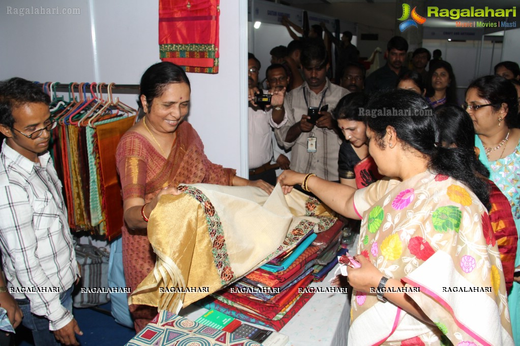 D. Purandeswari inaugurates COWE Trade Carnival 2013