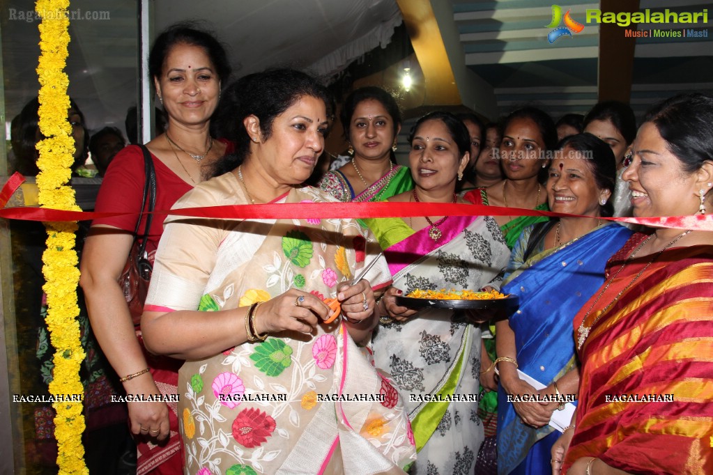 D. Purandeswari inaugurates COWE Trade Carnival 2013