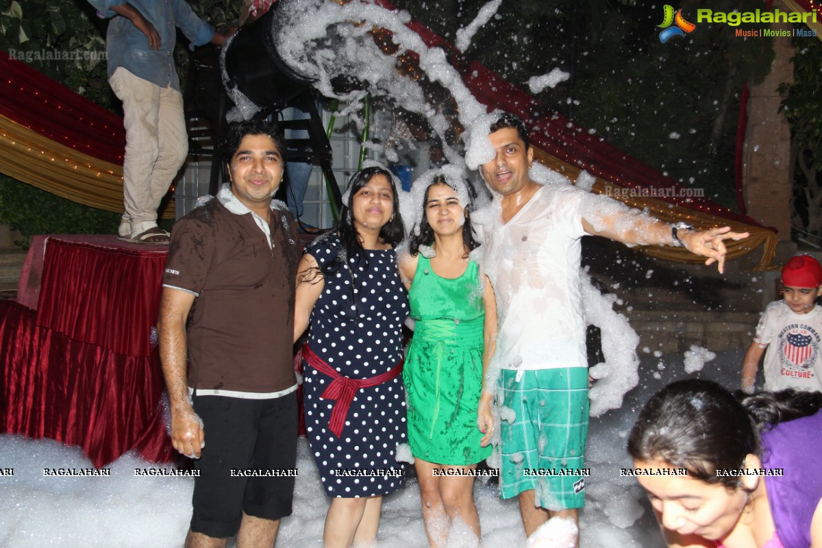 Dance Foam Party by Puru-Shalini Modani and Aditya-Monica Deenadayal