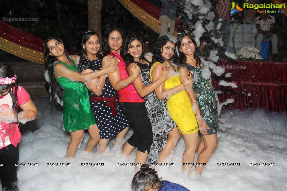 Dance Foam Party by Puru-Shalini Modani and Aditya-Monica Deenadayal