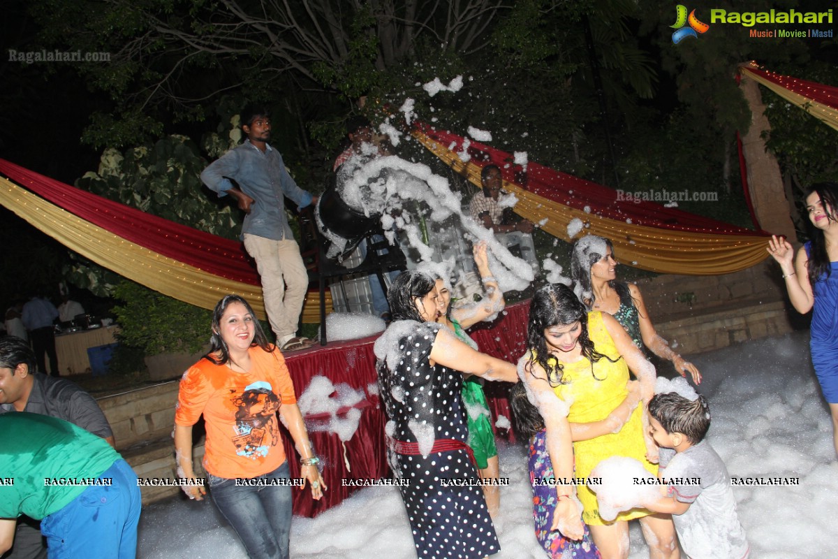 Dance Foam Party by Puru-Shalini Modani and Aditya-Monica Deenadayal