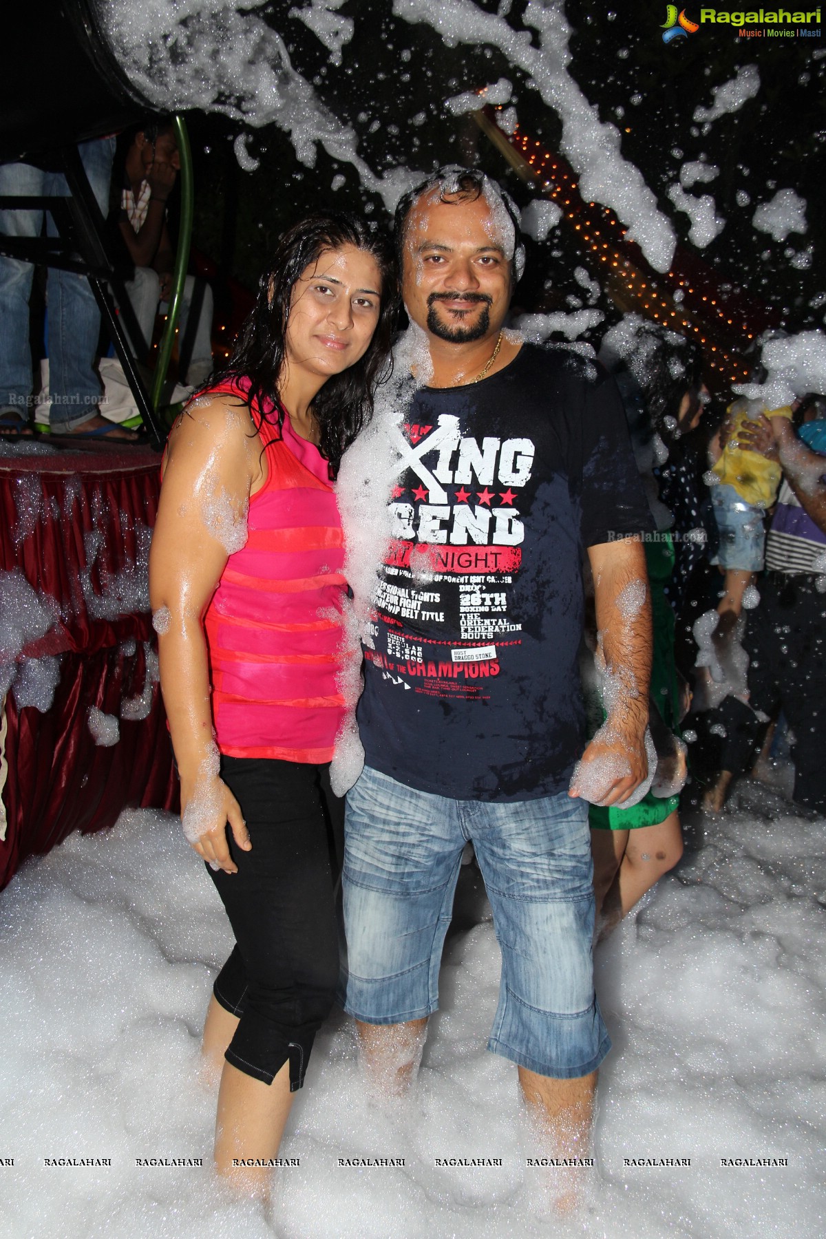 Dance Foam Party by Puru-Shalini Modani and Aditya-Monica Deenadayal