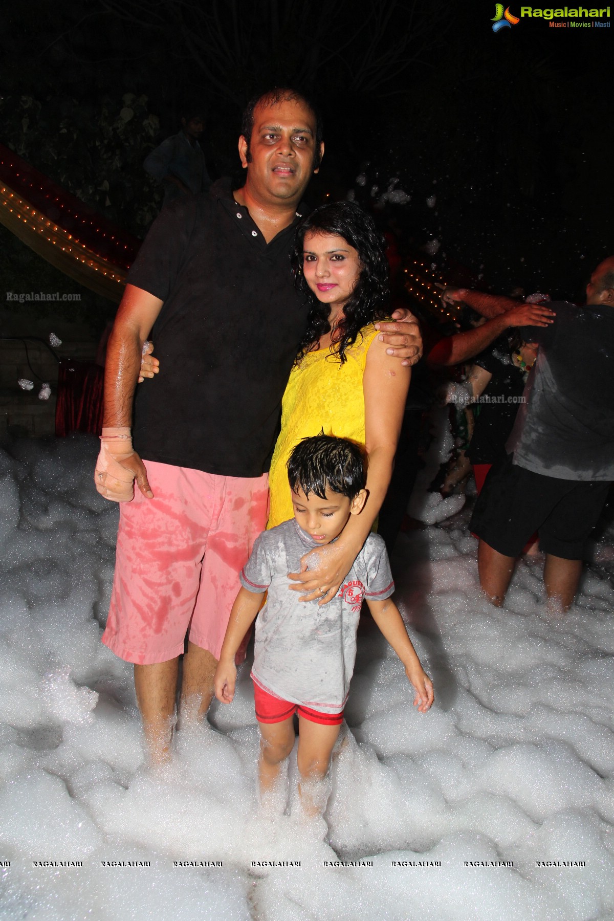 Dance Foam Party by Puru-Shalini Modani and Aditya-Monica Deenadayal