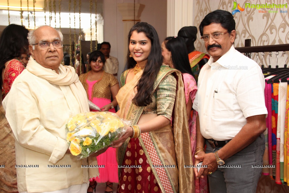 ANR launches Designer Brand Kavitha and Dhanya