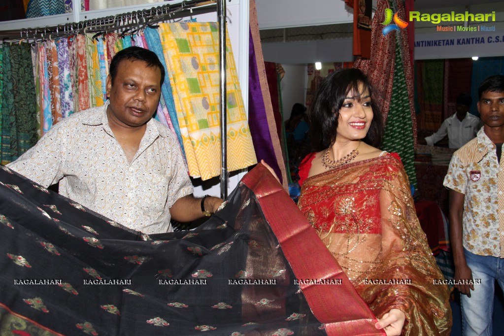 Madhavi Latha inaugurates National Silk Expo at Sri Sathya Sai Nigamagamam, Hyderabad