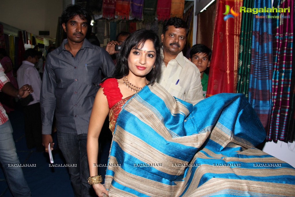 Madhavi Latha inaugurates National Silk Expo at Sri Sathya Sai Nigamagamam, Hyderabad