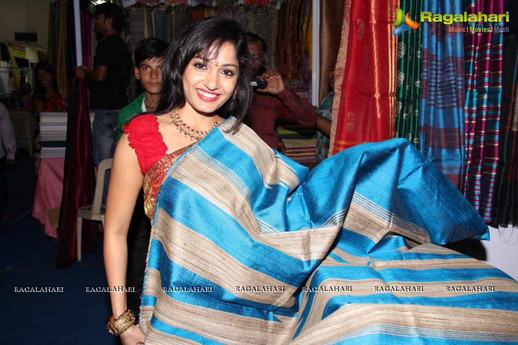 Madhavi Latha inaugurates National Silk Expo at Sri Sathya Sai Nigamagamam, Hyderabad