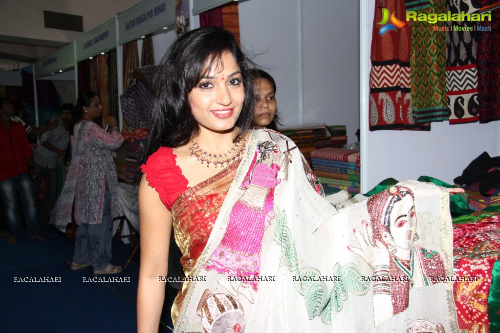 Madhavi Latha inaugurates National Silk Expo at Sri Sathya Sai Nigamagamam, Hyderabad