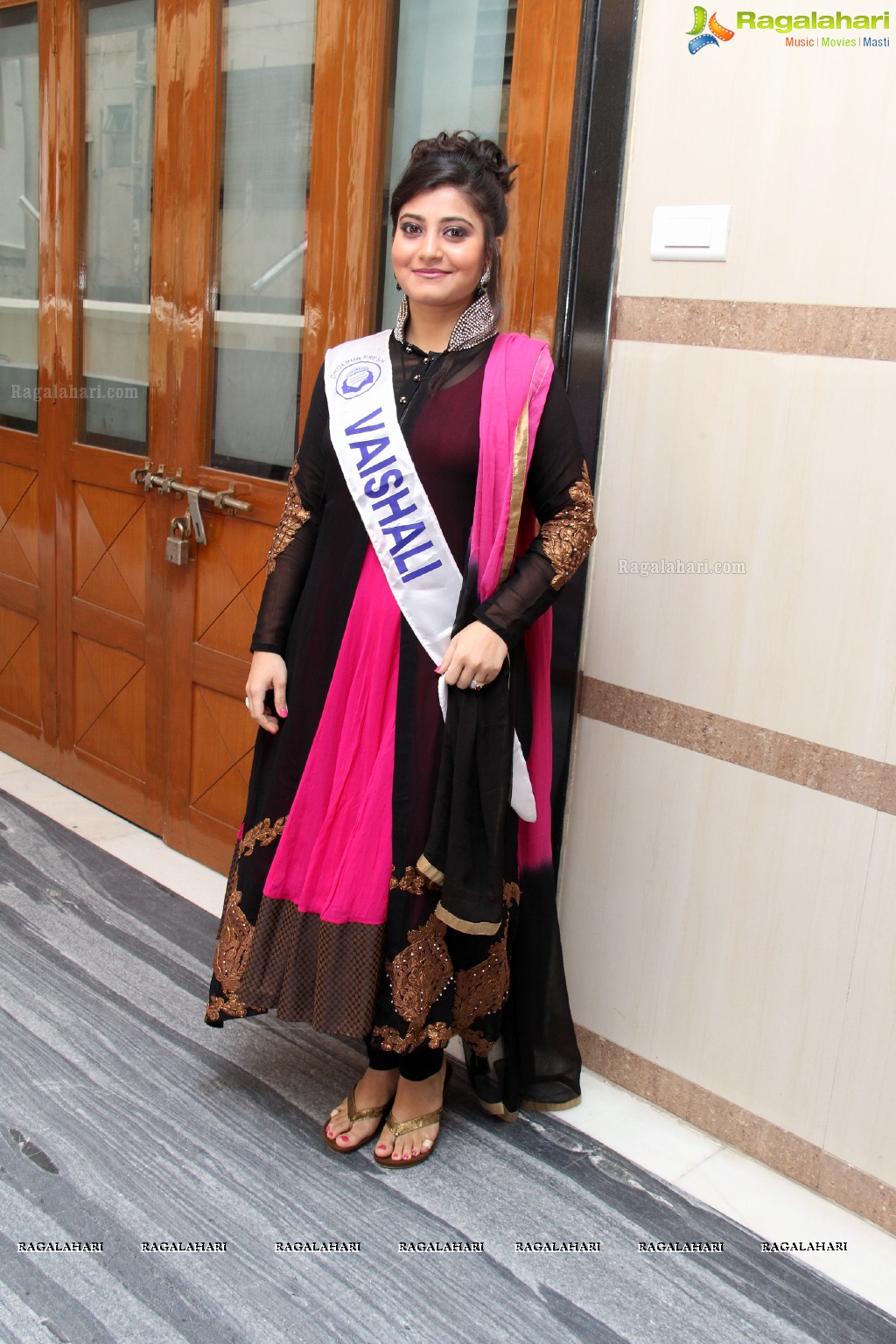 Miss & Mrs Hyderabad Gujarati Final Auditions