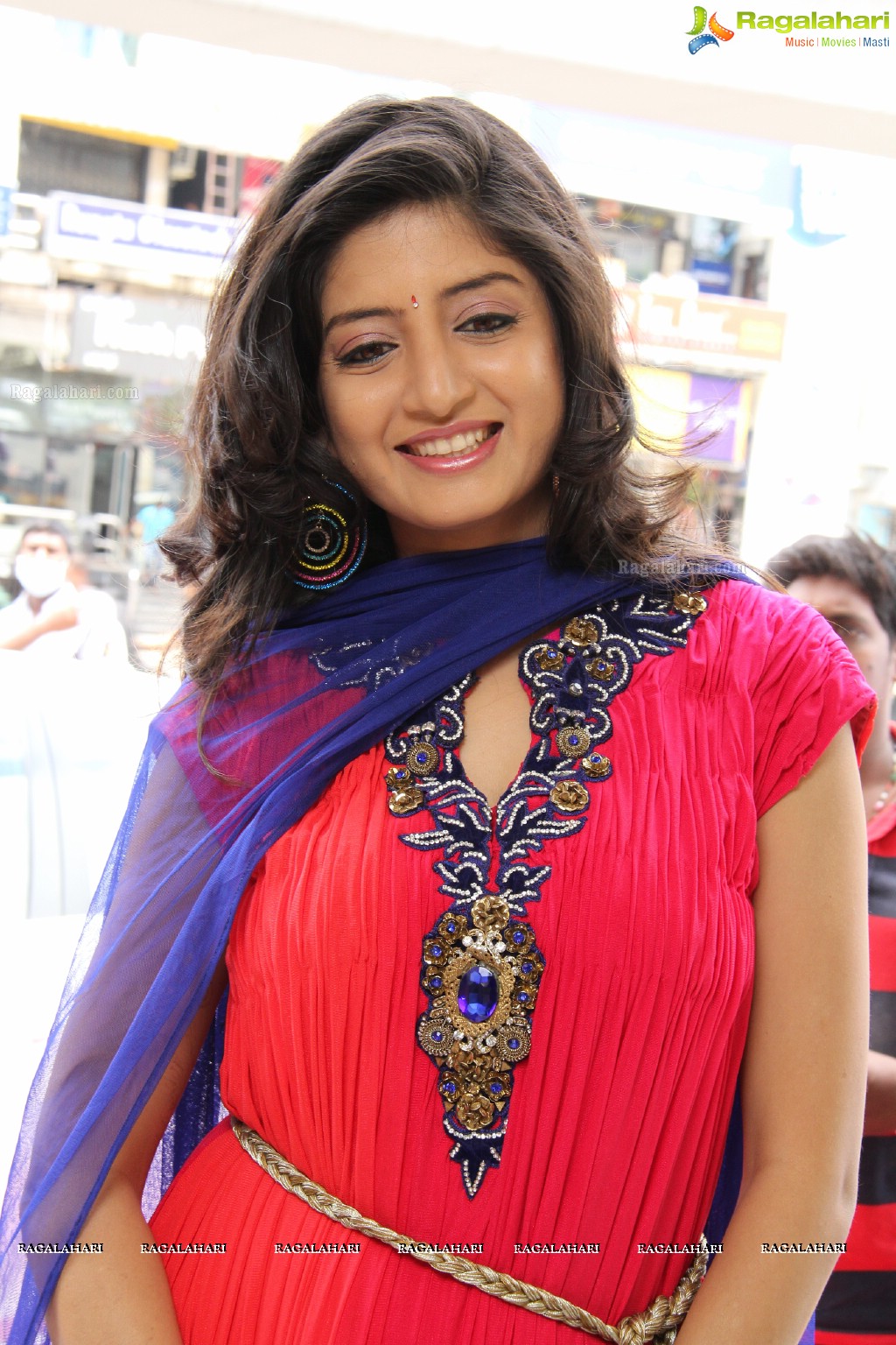 Poonam Kaur Launches F-studio