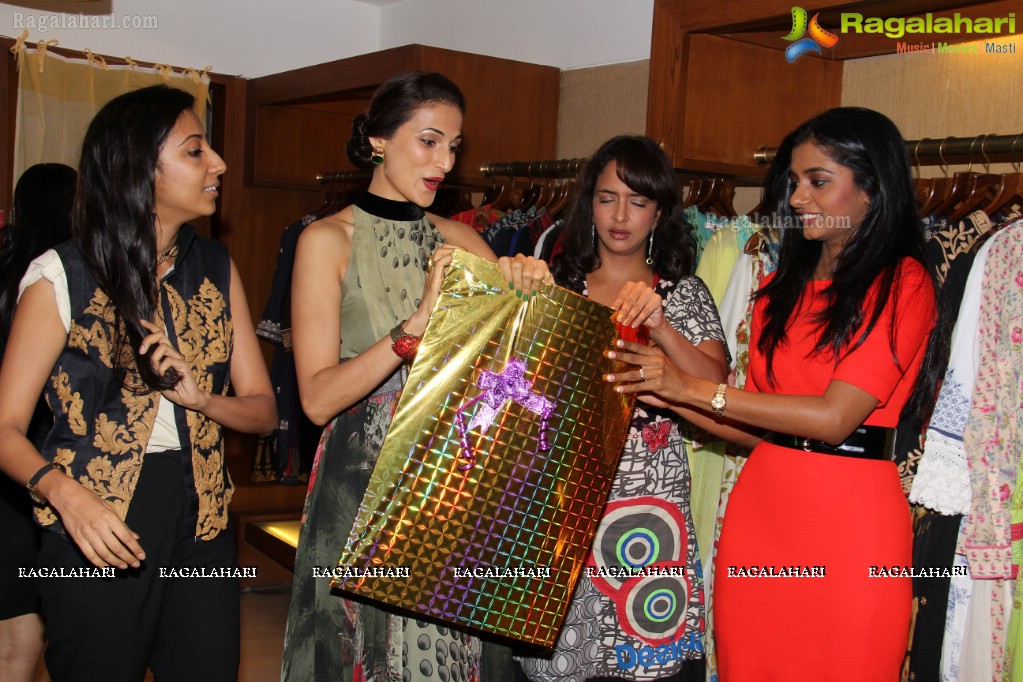 Ritu Kumar & Ritz Presents Couture Collection of Panchvastra & Chanderi