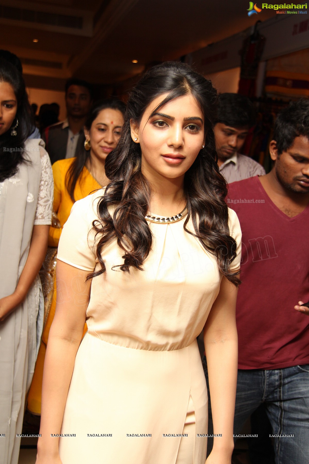 Samantha inaugurates Se La Vie Designers Exhibition at Taj Krishna, Hyderabad