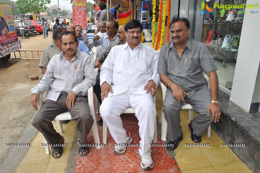 Siva Reddy inaugurates First Step, Hyderabad