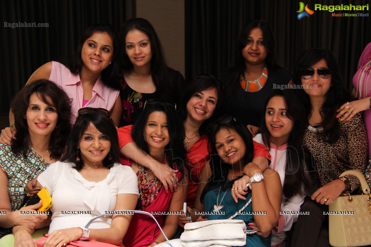 Namita Kanodia's Party to Celebrate Amita Piyush Motwani's Mrs. India International 2013