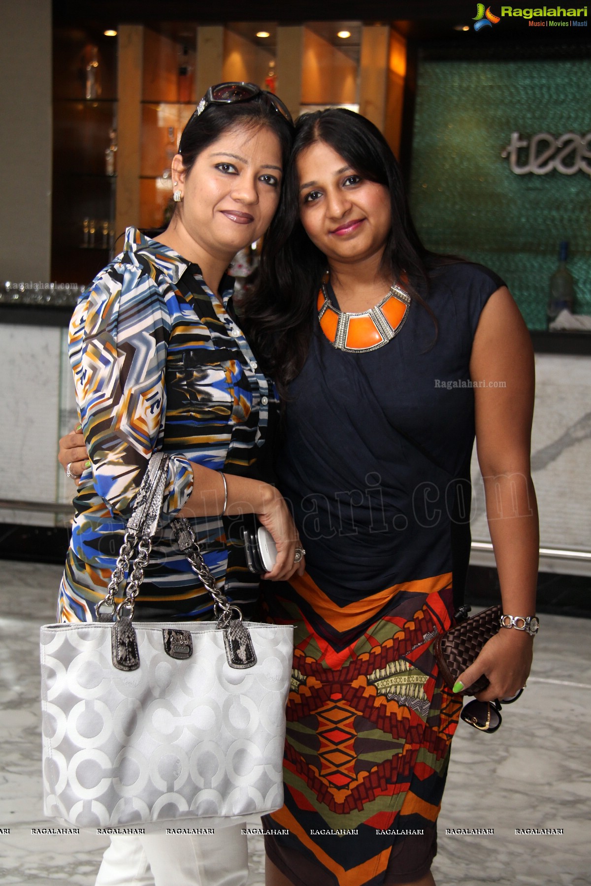Namita Kanodia's Party to Celebrate Amita Piyush Motwani's Mrs. India International 2013