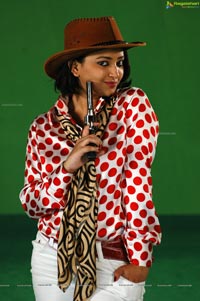 Makdee Girl Swetha Basu Beautiful Stills