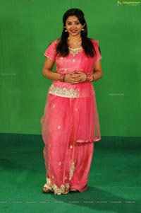 Makdee Girl Swetha Basu Beautiful Stills