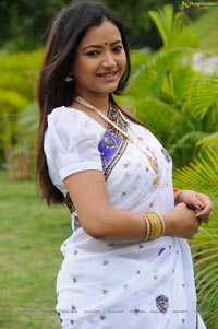 Makdee Girl Swetha Basu Beautiful Stills