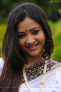 Makdee Girl Swetha Basu Beautiful Stills