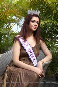 Mrs. India International 2013 Amita Piyush Motwani