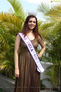 Mrs. India International 2013 Amita Piyush Motwani