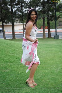 Nisha Shah Wallpapers