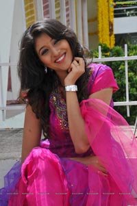 Heroine Akhila Photo Gallery