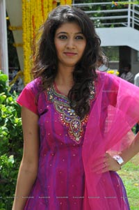 Heroine Akhila Photo Gallery