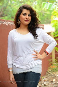 Heroine Archana