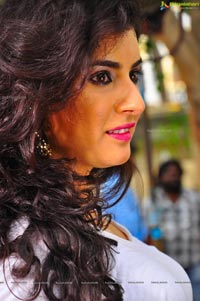 Heroine Archana