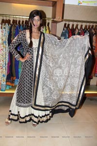 Sania at Ritu Kumar Panchvastra Collection