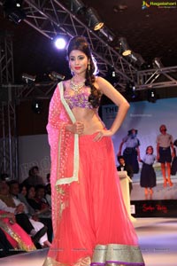 Shriya Saran at Passionate Fashion Show