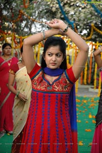 Tanushree Dutta Sister Photos