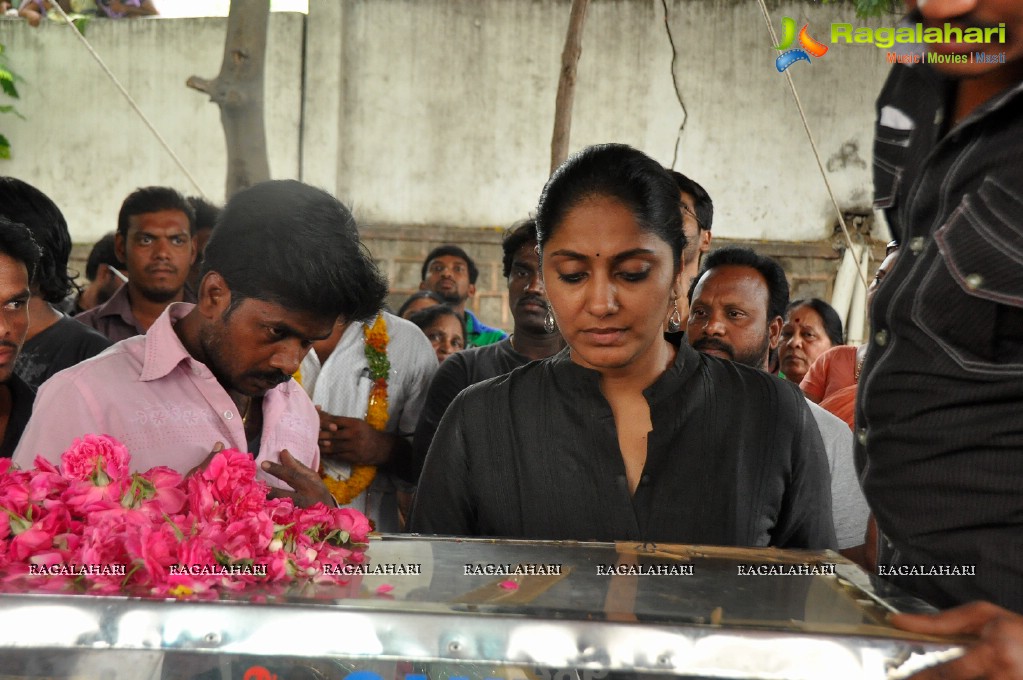 Celebs pay tribute to Telangana Shakuntala