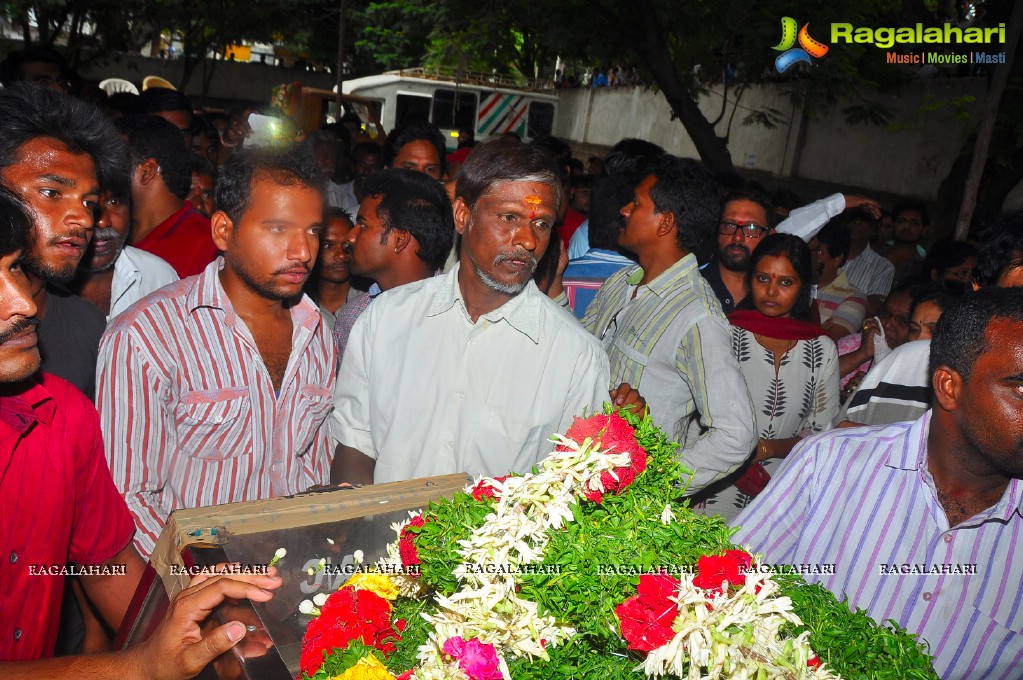 Celebs pay tribute to Telangana Shakuntala